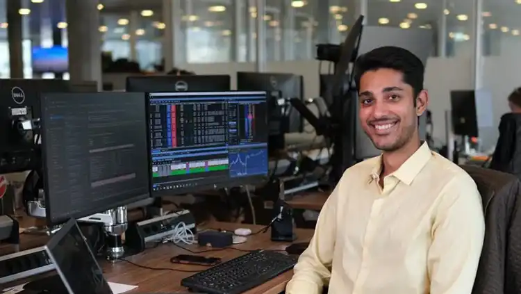Assistant Trader