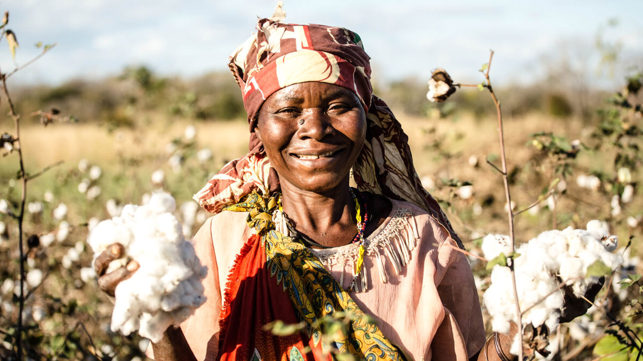 Women Cotton Farmer